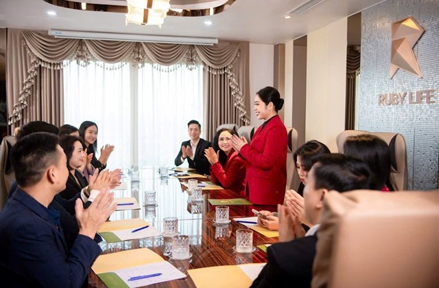 Nguyễn Quế Anh Chủ tịch Tập đo&#224;n Rubylife “Bản lĩnh, tầm nh&#236;n v&#224; hợp lực - kiềng ba ch&#226;n tạo th&#224;nh c&#244;ng vững bền&quot; - Ảnh 2