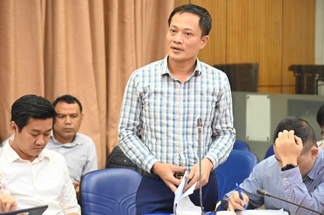 Đại diện Bộ Lao động &ndash; Thương binh v&agrave; X&atilde; hội ph&aacute;t biểu tại phi&ecirc;n họp.