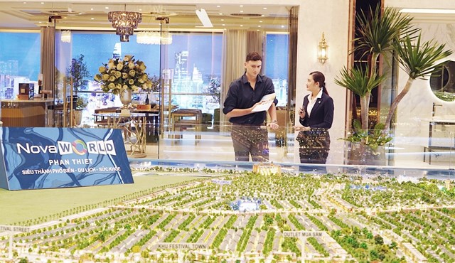 Lợi th&ecirc;́ hạ t&acirc;̀ng ti&ecirc;̀m năng với s&acirc;n bay và cao t&ocirc;́c sắp hoàn thành giúp thủ thành người Nga mạnh dạn c&acirc;n nhắc đ&acirc;̀u tư bi&ecirc;̣t thự golf tại NovaWorld Phan Thiet. Ảnh: Novaland