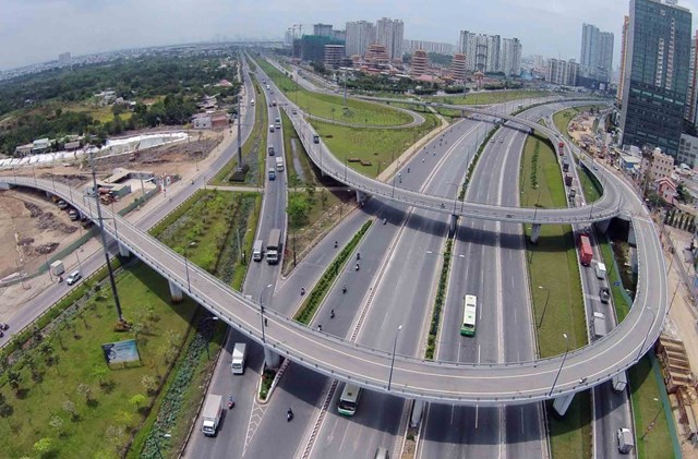 Hạ tầng giao th&ocirc;ng ph&aacute;t triển mạnh tạo động lực thu h&uacute;t nh&agrave; đầu tư đổ về ph&iacute;a Đ&ocirc;ng TP HCM
