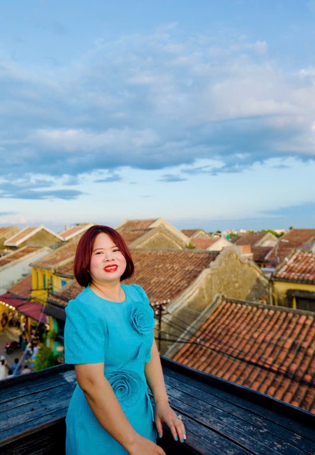 B&agrave; Nguyễn Thị Thu&yacute; Trinh