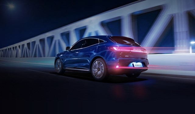 Sau Tesla, Google, Mercedes, tới lượt xe hybrid đầu ti&#234;n của Huawei tr&#236;nh l&#224;ng với 543 m&#227; lực, gi&#225; từ 33.356 USD - Ảnh 3
