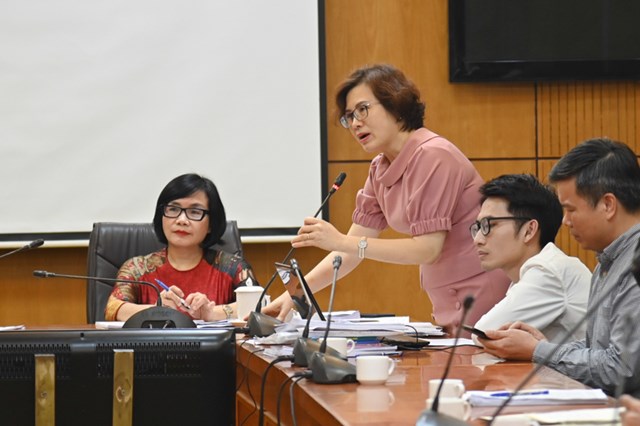 C&aacute;c đại biểu ph&aacute;t biểu tại phi&ecirc;n họp &nbsp;