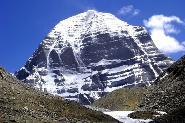 N&uacute;i thi&ecirc;ng Kailash.