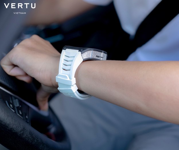 Mỗi phi&ecirc;n bản Vertu Watch đều được chế t&aacute;c từ c&aacute;c loại chất liệu qu&yacute; hiếm bậc nhất thế giới. &nbsp;