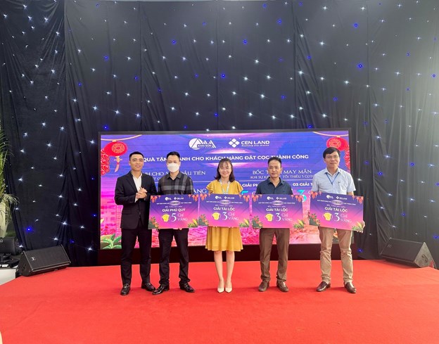 C&aacute;c kh&aacute;ch h&agrave;ng may mắn tại sự kiện &nbsp;