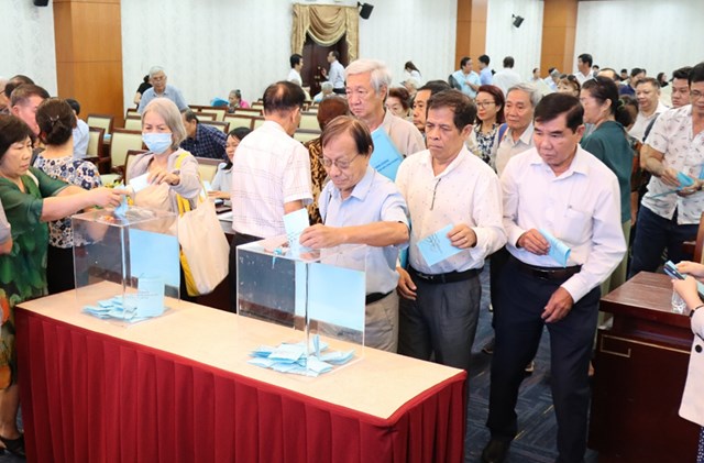 ĐHĐCĐ SAIGONBANK (SGB): Đặt mục ti&#234;u lợi nhuận 300 tỷ đồng cho năm 2025, sắp tăng vốn điều lệ 10% - Ảnh 3