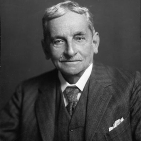 Sir Arthur Evans - nh&agrave; khảo cổ học t&igrave;m ra nền văn minh Minoan.