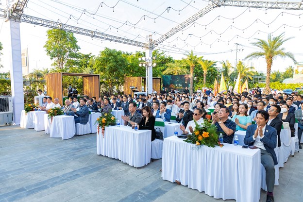 Sự kiện khai trương KITA Show Gallery thu h&uacute;t nhiều đơn vị ph&acirc;n phối &amp; kh&aacute;ch h&agrave;ng tới tham dự
