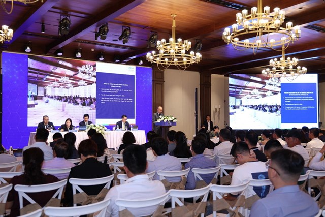&Ocirc;ng Ng Teck Yow, Th&agrave;nh vi&ecirc;n HĐQT - CEO Novaland tr&igrave;nh b&agrave;y c&aacute;c kết quả kinh doanh 2023 v&agrave; chỉ ti&ecirc;u Kế hoạch 2024