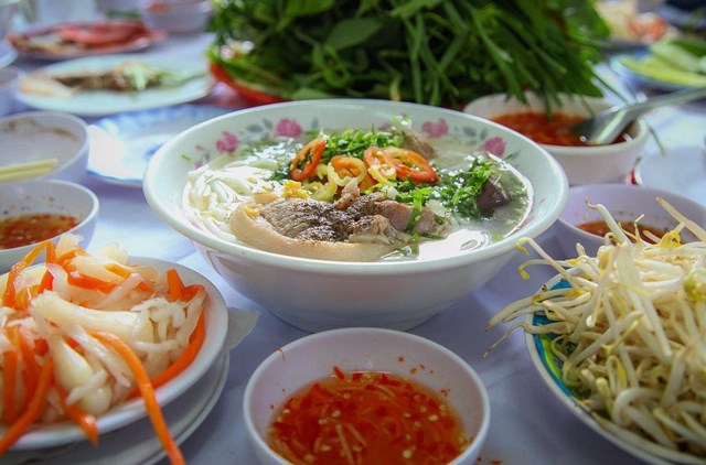 B&aacute;nh canh Trảng B&agrave;ng.