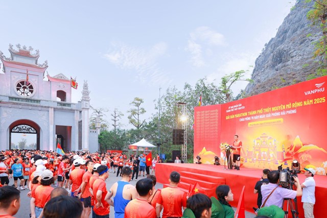 Giải chạy &ldquo;H&agrave;o kh&iacute; Thủy Nguy&ecirc;n&rdquo; do UBND TP. Thủy Nguy&ecirc;n tổ chức với sự đồng h&agrave;nh của Văn Ph&uacute; - Invest thu h&uacute;t h&agrave;ng ngh&igrave;n người tham gia &nbsp;