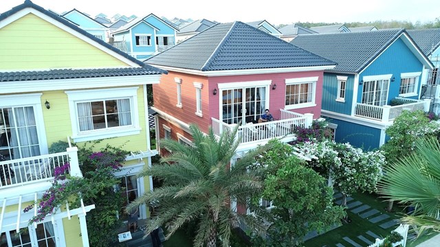 Bi&ecirc;̣t thự Florida - một trong những ph&acirc;n khu ho&agrave;n thiện sớm nhất tại NovaWorld Phan Thiet thu hút nhi&ecirc;̀u khách hàng quan t&acirc;m tìm hi&ecirc;̉u cơ h&ocirc;̣i đ&acirc;̀u tư. &nbsp;