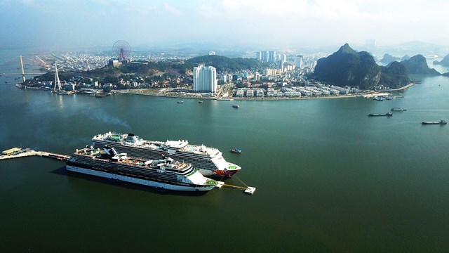 Dự &aacute;n phức hợp Sun Grand Marina Town nằm ngay b&ecirc;n Cảng t&agrave;u kh&aacute;ch Quốc tế Hạ Long &nbsp;