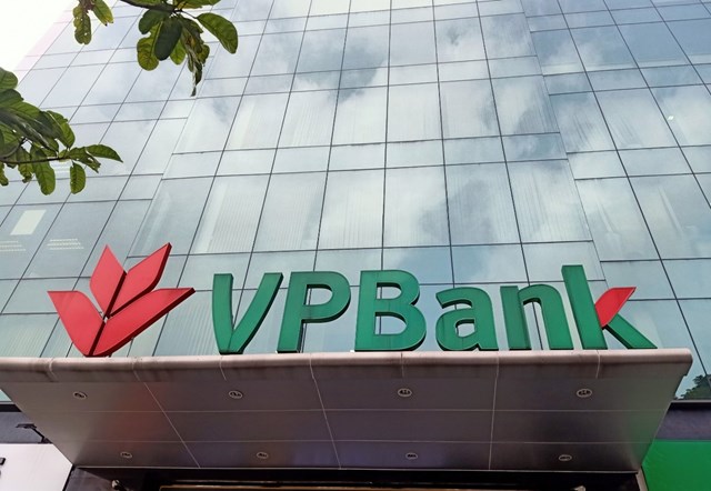 B&#225;n FE Credit với gi&#225; “khủng”, cổ phiếu VPBank l&#234;n đỉnh lịch sử với thanh khoản kỷ lục - Ảnh 1
