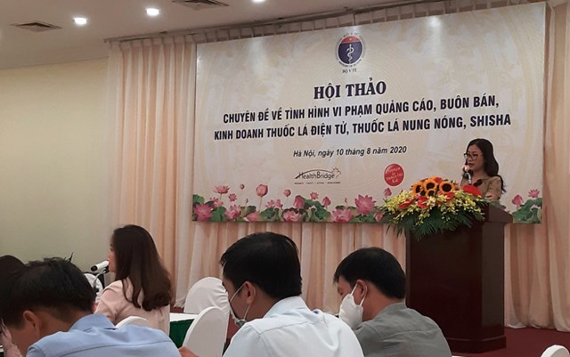 B&agrave; Trần Thị Trang, Ph&oacute; Vụ trưởng Vụ ph&aacute;p chế, Bộ Y tế ph&aacute;t biểu tại Hội thảo &nbsp;