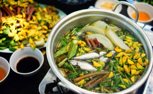 Lẩu c&aacute; linh b&ocirc;ng đi&ecirc;n điển