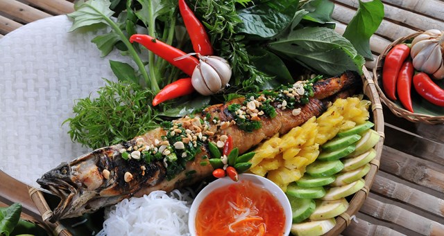 C&aacute; l&oacute;c nướng trui.
