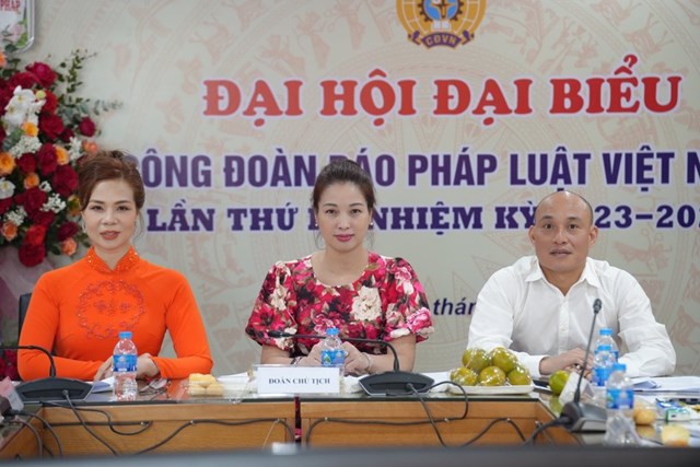 Đo&agrave;n Chủ tịch.