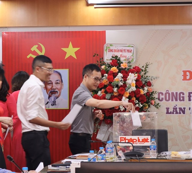 Ph&oacute; Tổng bi&ecirc;n tập Trần Ngọc H&agrave;