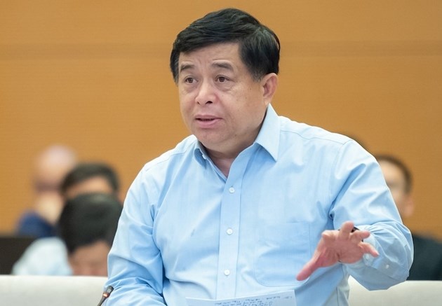 &nbsp;Bộ trưởng Nguyễn Ch&iacute; Dũng được giao thừa ủy quyền của Thủ tướng, thay mặt Ch&iacute;nh phủ b&aacute;o c&aacute;o Ủy ban Thường vụ Quốc hội, Quốc hội. Ảnh: Đ.X
