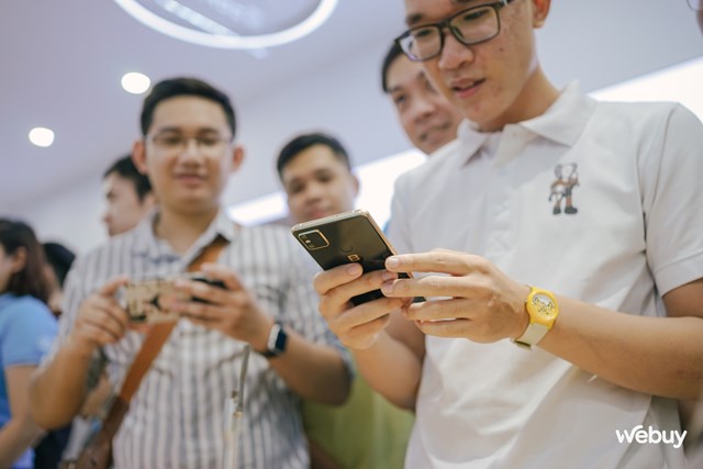 Nhiều reviewer c&ocirc;ng nghệ được mời tới sự kiện ra mắt Bphone thế hệ thứ 4 &nbsp;