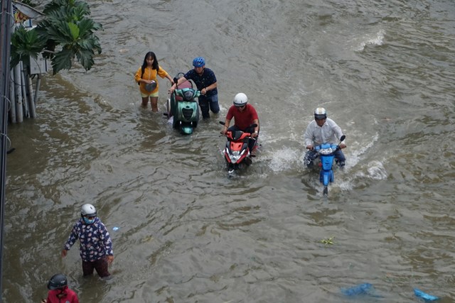 Đầu tư hơn 8.000 tỷ đồng cho c&#225;c dự &#225;n chống ngập ở TP HCM - Ảnh 1