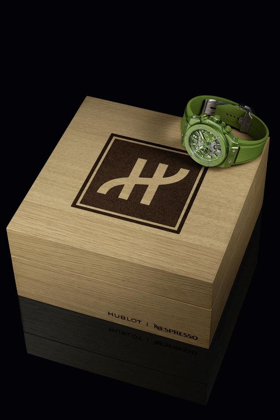 Gi&#225; hơn nửa tỷ đồng nhưng chiếc Hublot n&#224;y l&#224;m từ đồ t&#225;i chế v&#224; b&#227; c&#224; ph&#234; đ&#227; qua sử dụng - Ảnh 5