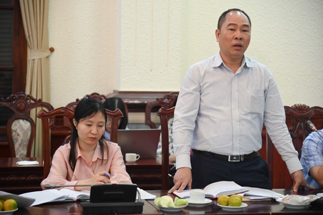 Đại diện Cục Con nu&ocirc;i ph&aacute;t biểu tại Tọa đ&agrave;m.