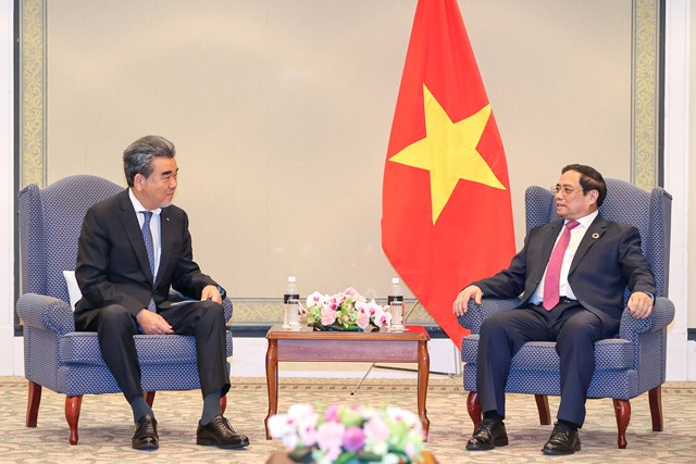 Thủ tướng hoan ngh&ecirc;nh hoạt động hợp t&aacute;c của Đại học Hiroshima với Việt Nam trong lĩnh vực đ&agrave;o tạo nh&acirc;n lực-một trong c&aacute;c đột ph&aacute; chiến lược của Việt Nam - Ảnh: VGP/Nhật Bắc