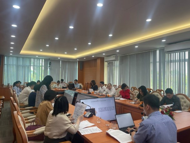 To&agrave;n cảnh phi&ecirc;n họp