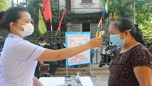 &nbsp; C&aacute;c địa phương đ&atilde; bố tr&iacute; từ 1-2 c&aacute;n bộ y tế c&oacute; mặt tại tất cả khu vực bỏ phiếu để đo th&acirc;n nhiệt, nhắc nhở cử tri phải thường xuy&ecirc;n thực hiện th&ocirc;ng điệp &ldquo;5K&rdquo;. &nbsp;