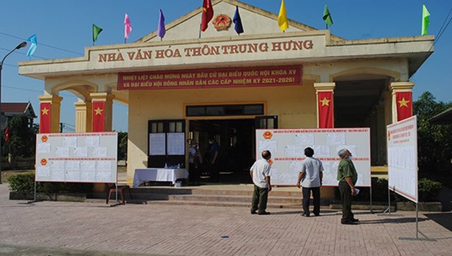 &nbsp; Danh s&aacute;ch tr&iacute;ch ngang, tiểu sử c&aacute;c ứng cử vi&ecirc;n được ni&ecirc;m yết khoa học, tạo điều kiện thuận lợi cho cử tri được t&igrave;m hiểu, lựa chọn.&nbsp; &nbsp;