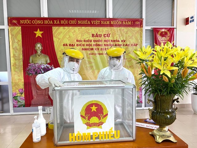 C&aacute;c cử tri tham gia bầu cử&nbsp;