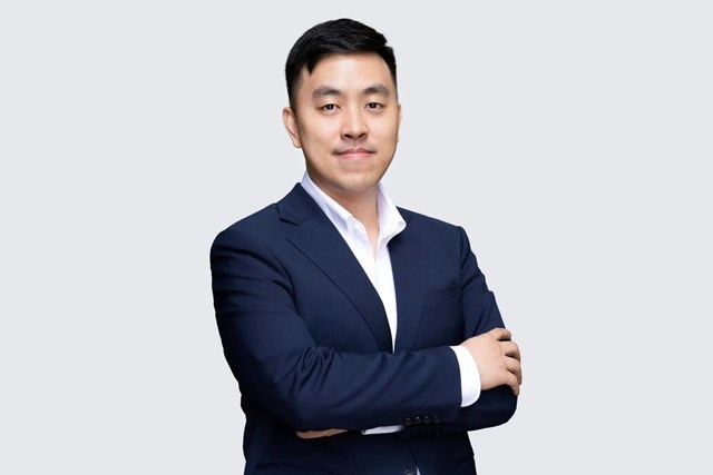 Ch&acirc;n dung &ocirc;ng L&ecirc; Tuấn Anh.