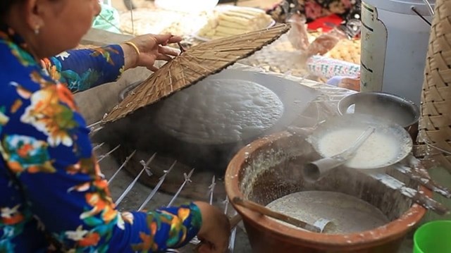Qu&aacute; tr&igrave;nh l&agrave;m b&aacute;nh tr&aacute;ng Mỹ Lồng.