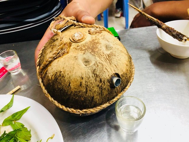 Kh&#225;m ph&#225; sản vật miền Nam Việt Nam (Kỳ 16): b&#225;nh tr&#225;ng Mỹ Lồng, b&#225;nh phồng Sơn Đốc, cơm dừa v&#224; rượu dừa Bến Tre - Ảnh 2
