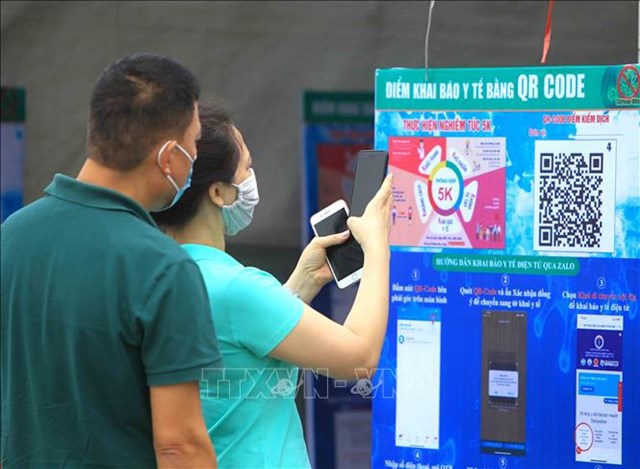 Chuyển từ &#39;ph&#242;ng ngừa&#39; sang &#39;tấn c&#244;ng&#39; dịch Covid-19 bằng c&#244;ng nghệ - Ảnh 1