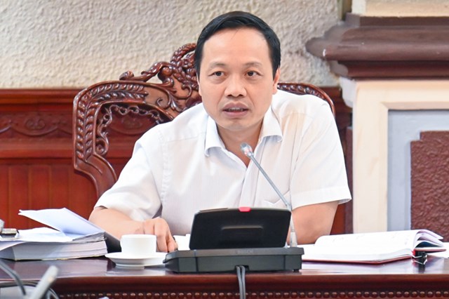 Thứ trưởng Trần Tiến Dũng ph&aacute;t biểu tại cuộc họp
