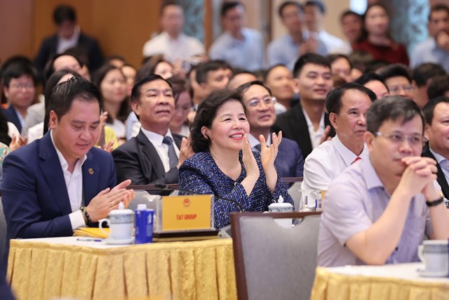 L&atilde;nh đạo c&aacute;c doanh nghiệp tham gia tọa đ&agrave;m.