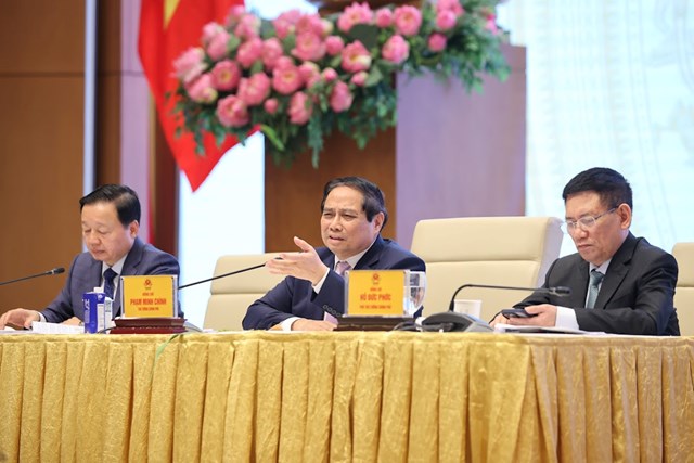 Thủ tướng Ch&iacute;nh phủ trực tiếp trao đổi, trả lời nhiều kiến nghị, đề xuất của doanh nghiệp - Ảnh: VGP/Nhật Bắc &nbsp;