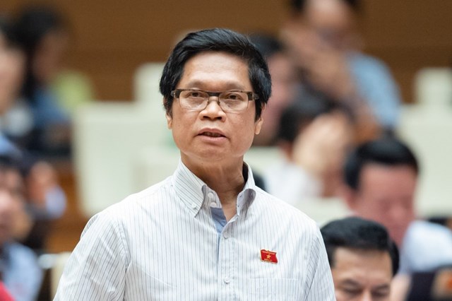 Đại biểu Vũ Tiến Lộc đề nghị mở rộng diện đơn phương miễn thị thực. &nbsp;
