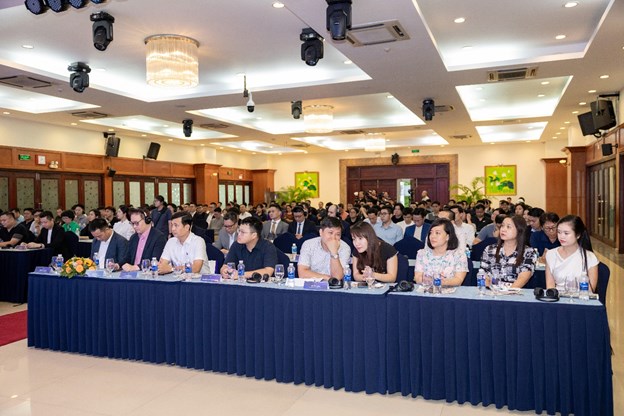 C&aacute;c đại biểu trong v&agrave; ngo&agrave;i nước tham gia Hội thảo &nbsp;