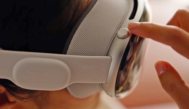 Apple Vision Pro ra mắt: Trải nghiệm ảo m&#224; thật với gi&#225; 3.499 USD - Ảnh 4