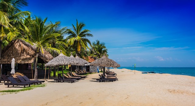 Đến năm 2030, du lịch Phan Thiết sẽ tạo ra khoảng 190.000 việc l&agrave;m v&agrave; đ&oacute;n &iacute;t nhất 17,5 triệu lượt kh&aacute;ch, trong đ&oacute; kh&aacute;ch quốc tế chiếm từ 10-12%. &nbsp;