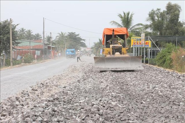 Thi c&ocirc;ng dự &aacute;n cải tạo n&acirc;ng cấp Quốc lộ 57. &nbsp;