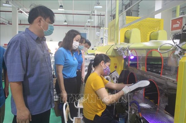 C&ocirc;ng t&aacute;c ph&ograve;ng dịch tại C&ocirc;ng ty TNHH Gi&agrave;y Kim Việt Việt Nam (N&ocirc;ng Cống) được c&ocirc;ng ty thực hiện nghi&ecirc;m ngặt.&nbsp; &nbsp;