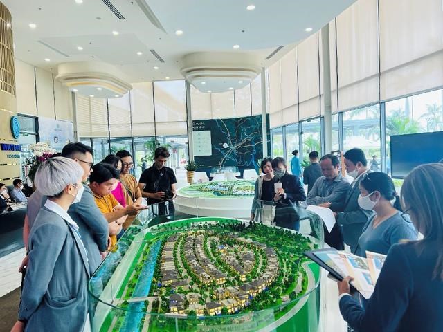 L&#227;i suất hạ li&#234;n tục, bất động sản c&#243; s&#244;i động trở lại? - Ảnh 2