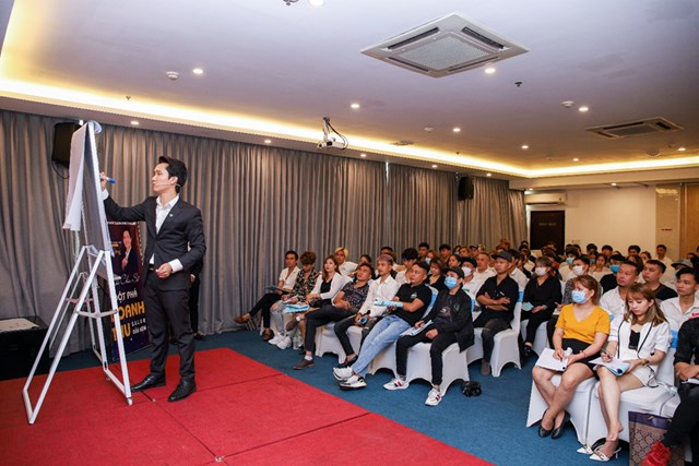 Diễn giả Bi Roen - Người truyền cảm hứng đến các leader, CEO của ngành tóc - Ảnh 3