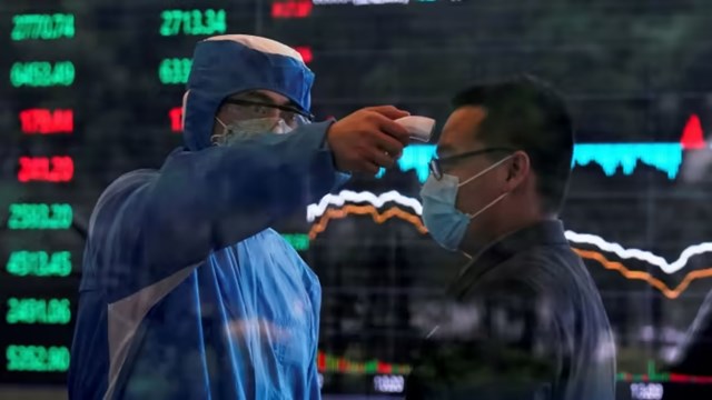 C&aacute;c quan chức ở Thượng Hải đảm bảo rằng bất chấp việc phong tỏa, c&aacute;c đợt IPO vẫn phải diễn ra đ&uacute;ng dự kiến. Ảnh: Reuters